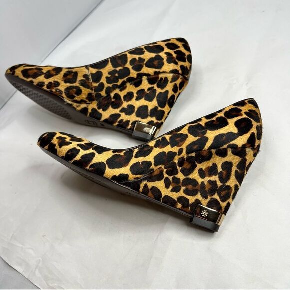 Tory Burch Astoria leopard Print Calf Hair Wedge Heels - Picture 7 of 16